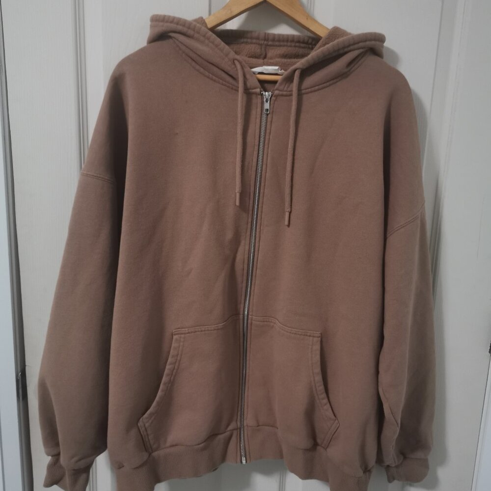 Zipped Hoodie with pockets